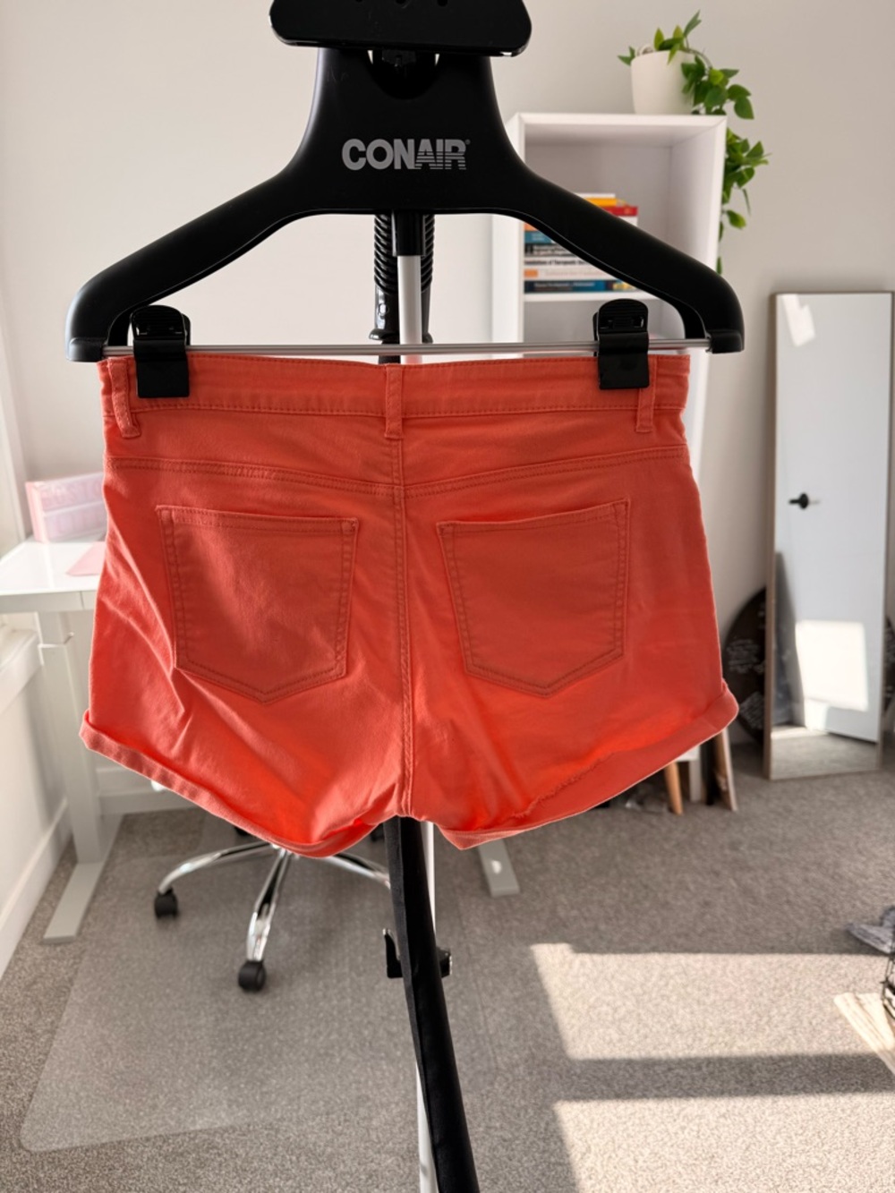 H&M Coral Roll-Cuff Jean Shorts - Picture 5 of 6